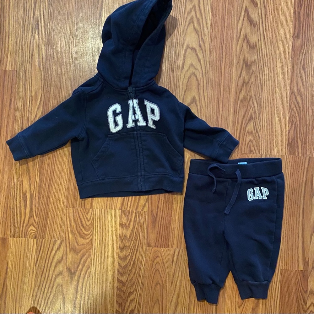 Gap Sweatpants and Hoodie Set - Picture 3 of 3